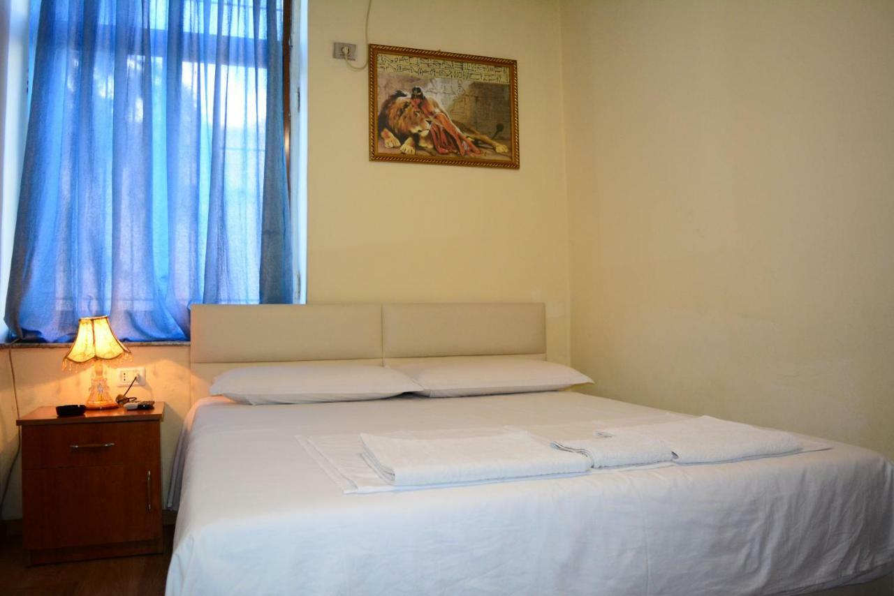 Hotel Republika ティラナ エクステリア 写真