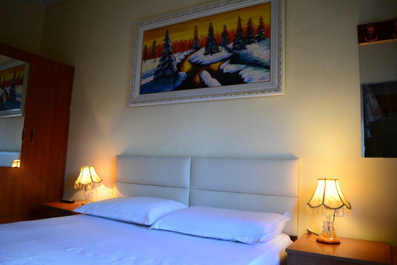 Hotel Republika ティラナ エクステリア 写真
